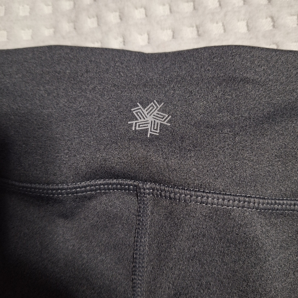 Gray and Pink Athletic Leggings Tek Gear Dry Tek Pink & Gray Capri Leggings Sz1X - Picture 4 of 5